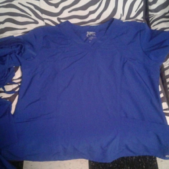 Royal blue scrub top and 2 bottoms - Picture 2 of 7